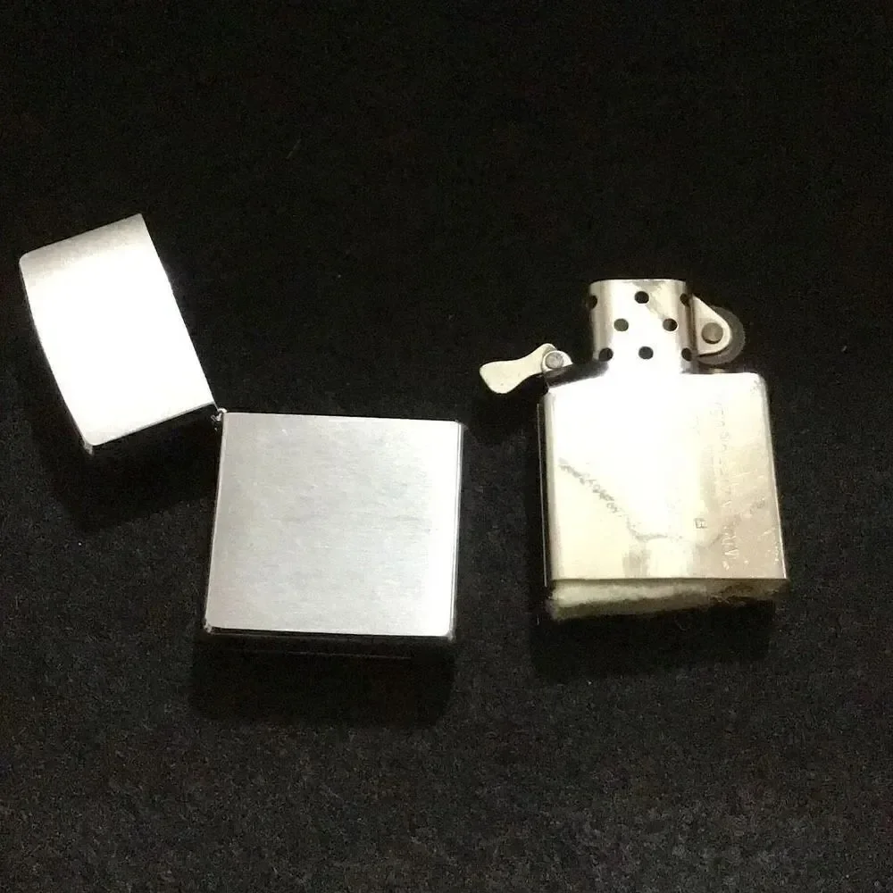Zippo F-Xllll candle striker needs flint